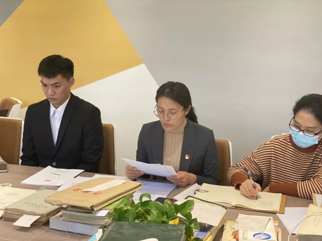 8f71bfd7aed64c82b9081a05fb6bfe4c.jpg 12月党员转正2.webp.jpg